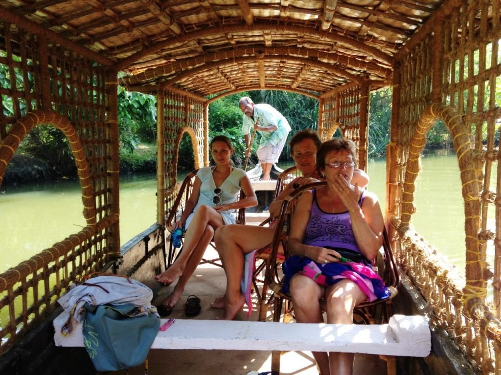 poovar backwater cruise