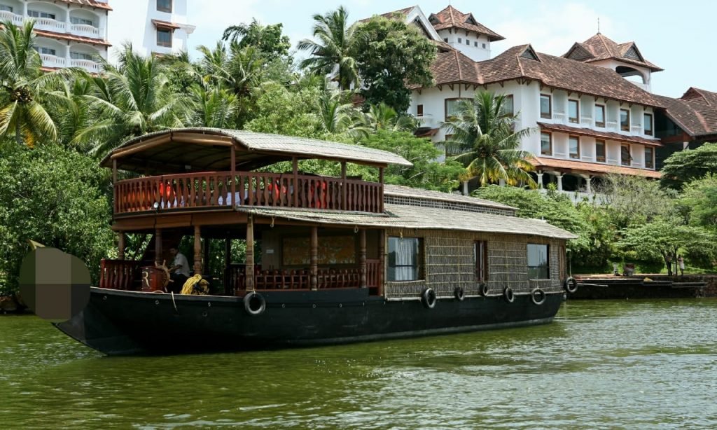 Houseboat Day cruise- Ashtamudi Lake Kollam