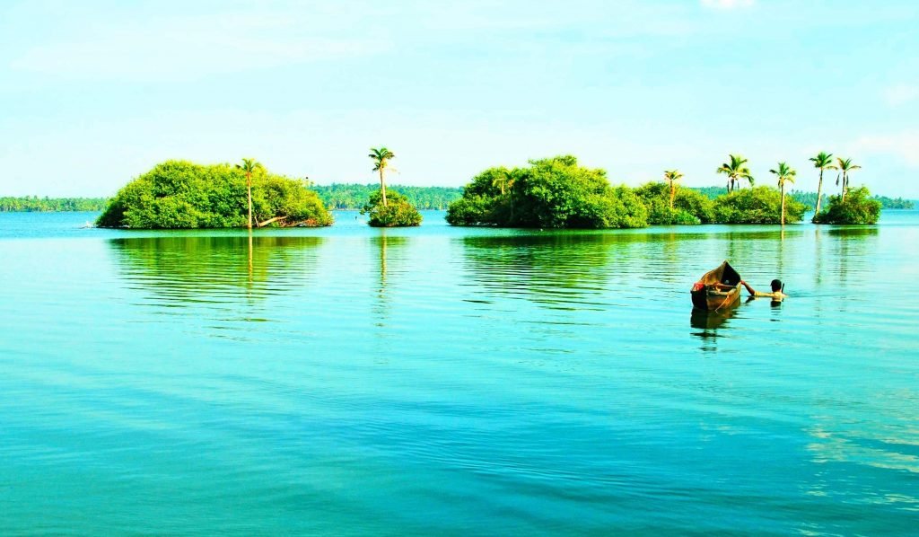 kollam tourist places sambranikodi