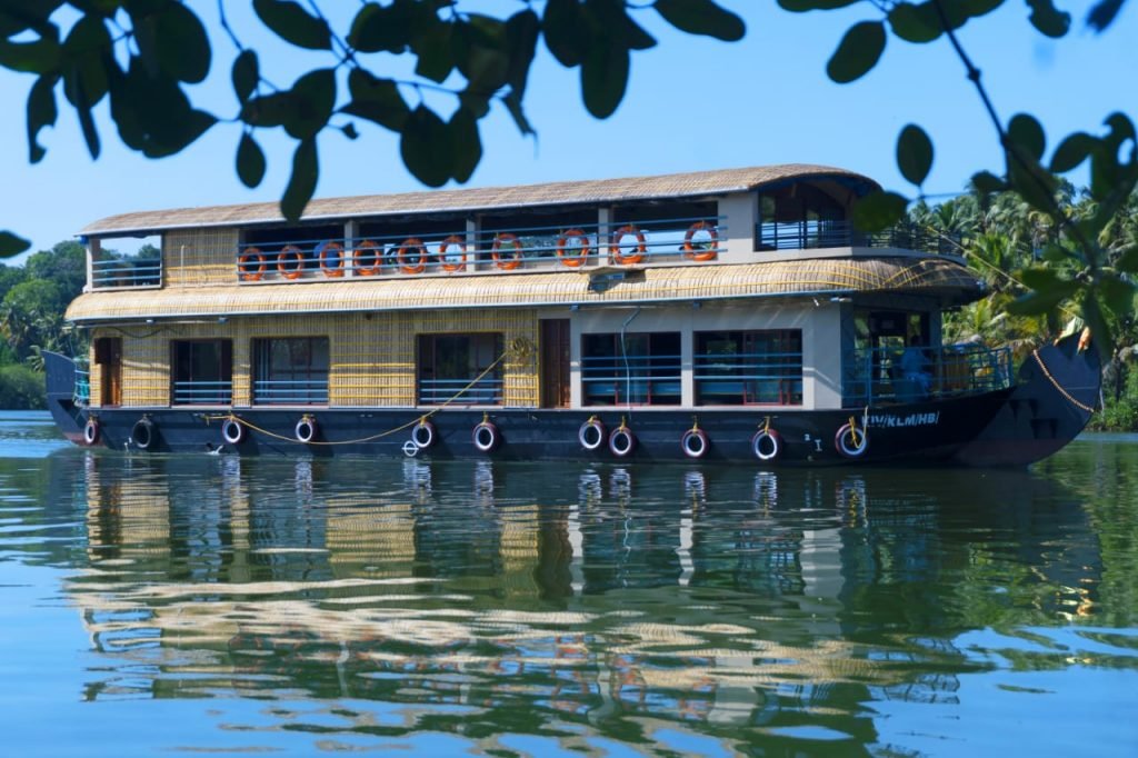 ashtamudi conference boat house