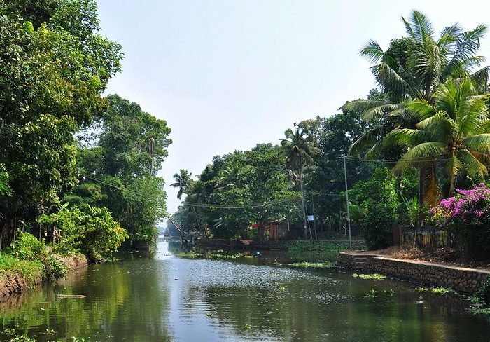 kollam houseboat tour