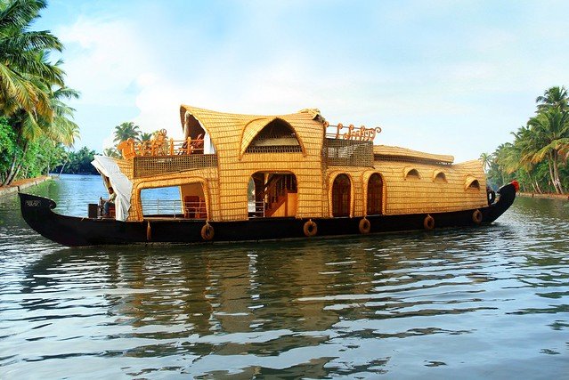 kollam backwaters houseboat boating tours