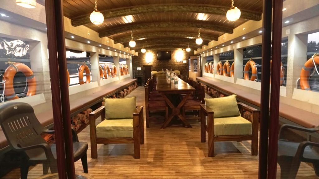 meeting-hall-kollam-houseboat