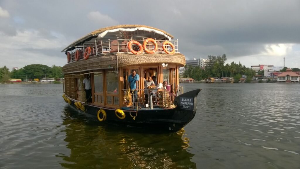 ASHTAMUDI HOUSEBOATS VARKALA