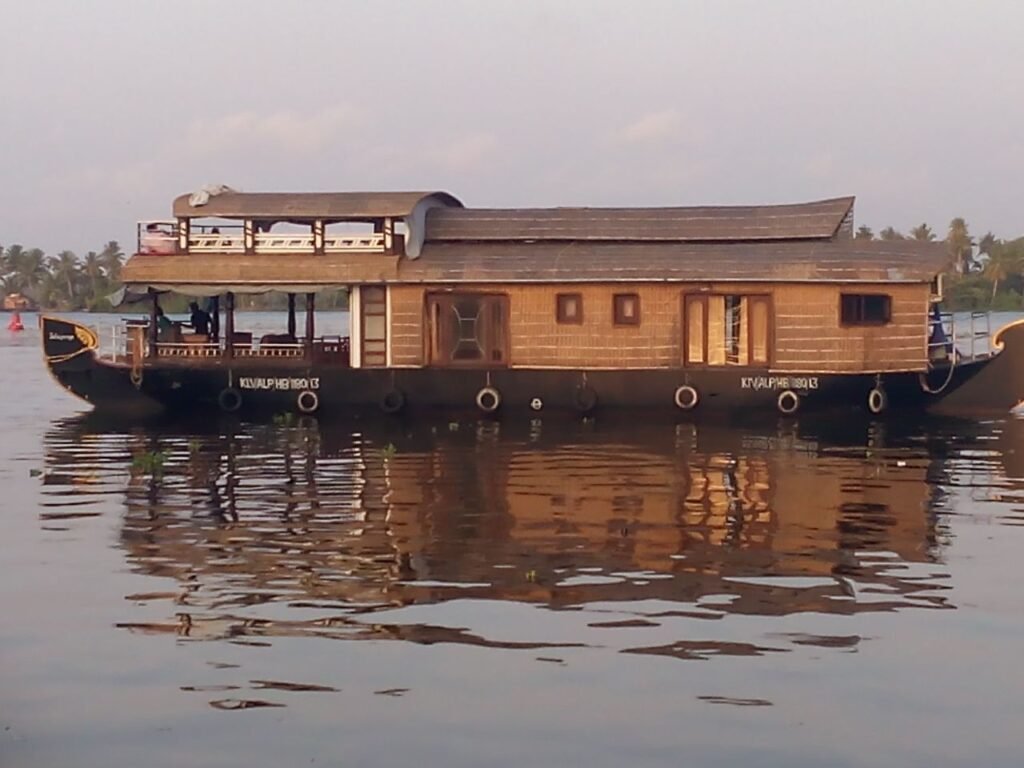 HOUSEBOAT TRIP FROM VARKALA