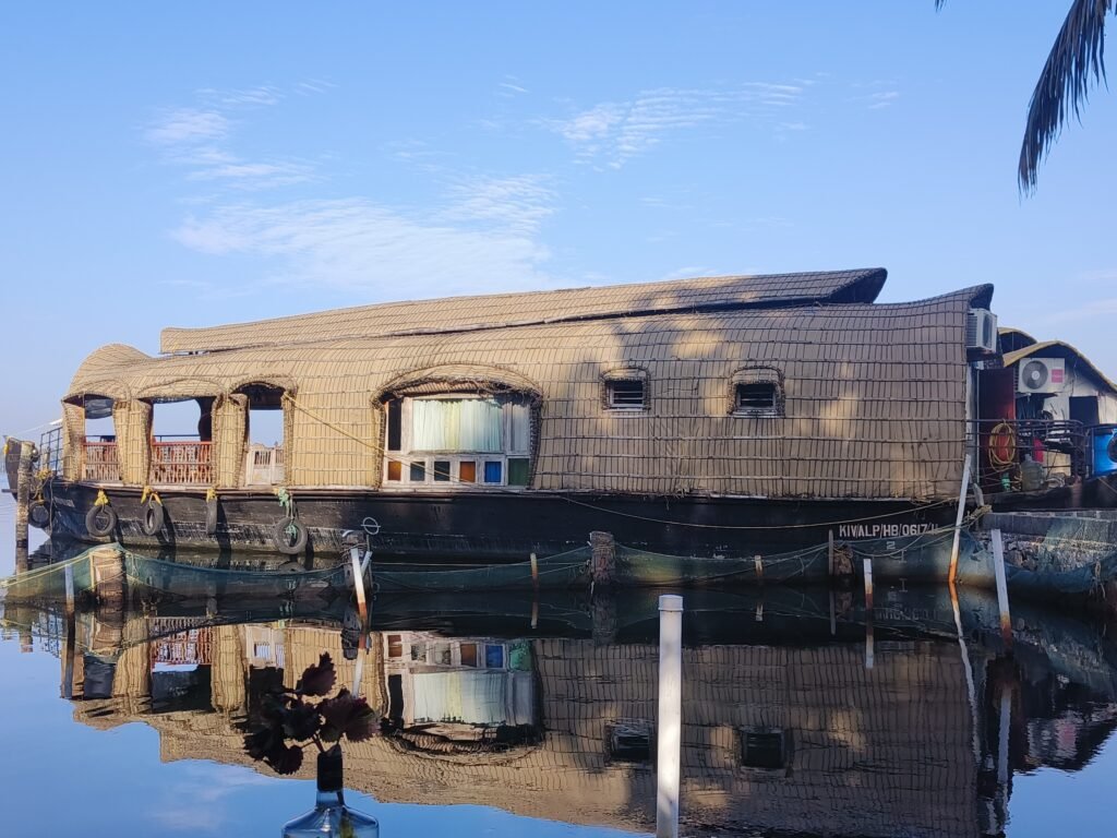 TRIVANDRUM HOUSEBOATS