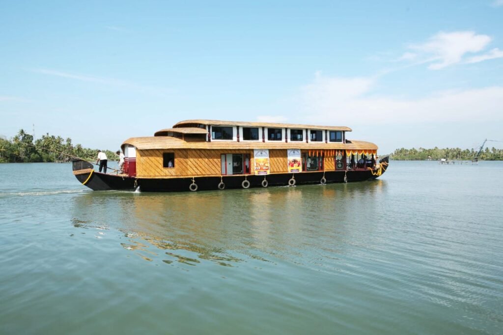 TRIVANDRUM HOUSEBOAT TOURS