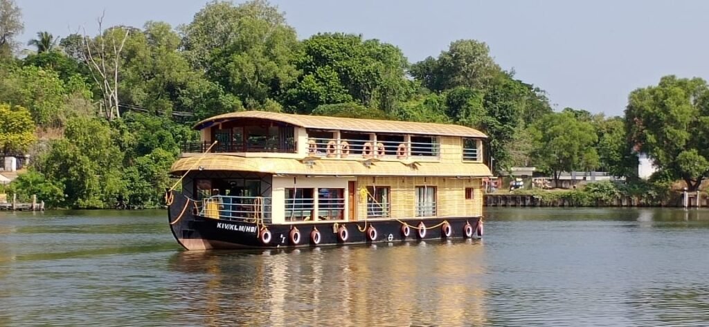TRIVANDRUM EVENTS AND CONFERENCE HOUSEBOAT