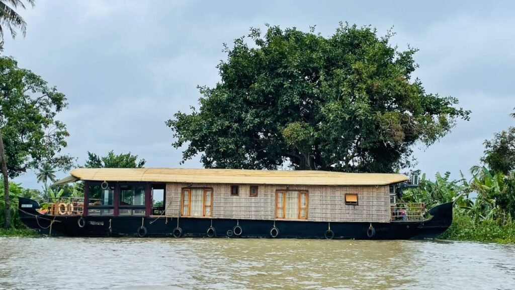 VARKALA HOUSEBOATS