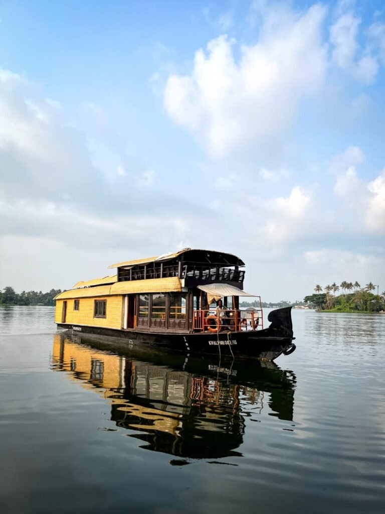 varkala houseboat