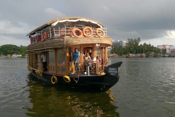 ASHTAMUDI HOUSEBOATS VARKALA