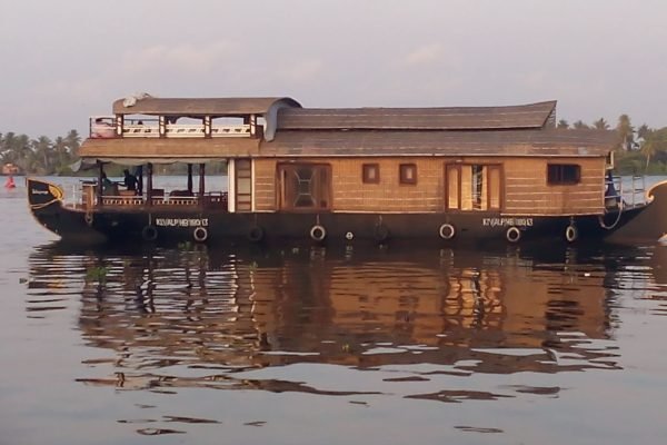 HOUSEBOAT TRIP FROM VARKALA