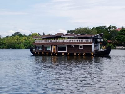 VARKALA HOUSEBOAT DAY NIGHT STAY