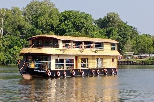 TRIVANDRUM EVENTS AND CONFERENCE HOUSEBOAT